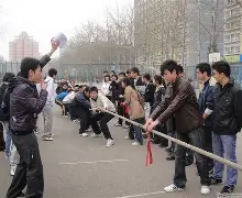 多米APP下载-队友之间互帮互助